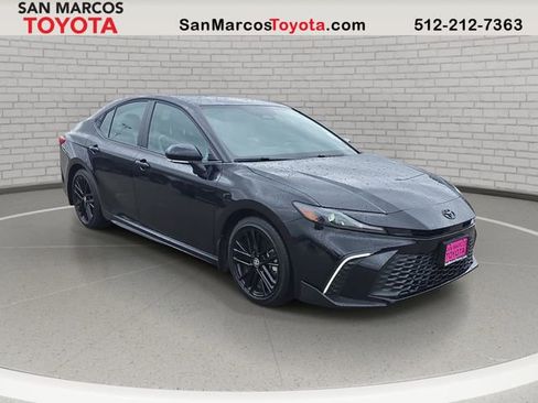 Used 2026 Toyota Camry SE w/ Convenience Package FWD image 3