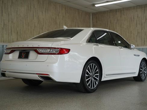 Used 2018 Lincoln Continental Select w/ Continental Climate Package FWD image 10