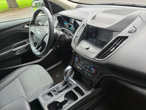 Used 2019 Ford Escape SE image 11