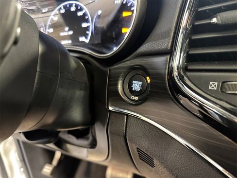 Used 2020 Jeep Grand Cherokee Limited image 29