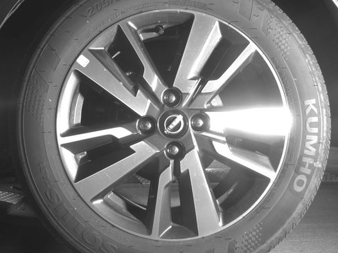 Used 2025 Nissan Versa SV FWD image 14