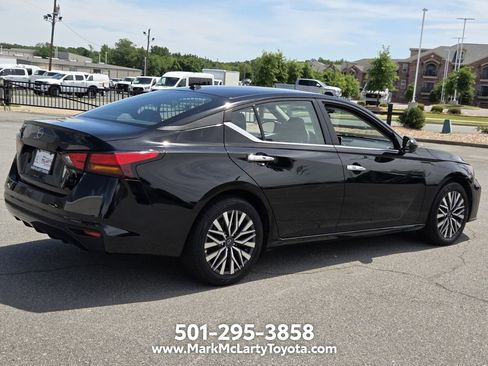 Used 2025 Nissan Altima 2.5 SV FWD image 5