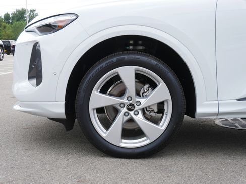 New 2025 Audi Q5 Premium Plus image 4