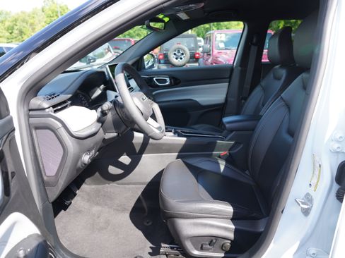 Used 2026 Jeep Compass Limited AWD/4WD image 4