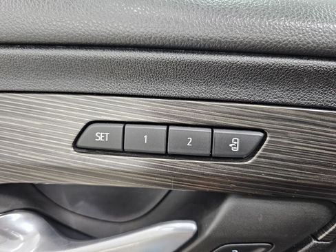 Used 2022 GMC Terrain SLT AWD/4WD image 25