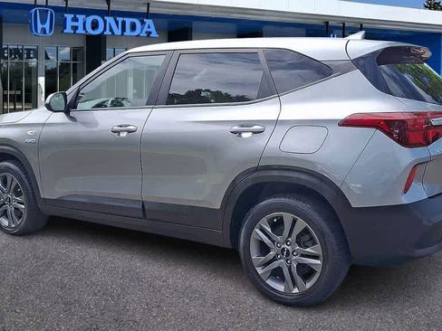 Used 2023 Kia Seltos LX AWD/4WD image 6