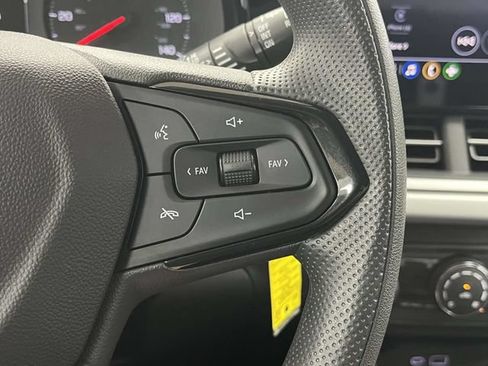 Used 2025 Chevrolet Trax LS FWD image 31