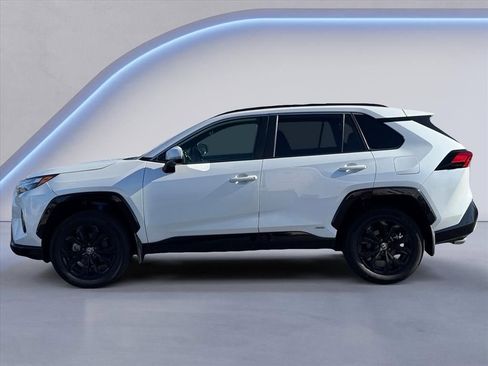 Used 2024 Toyota RAV4 SE image 2