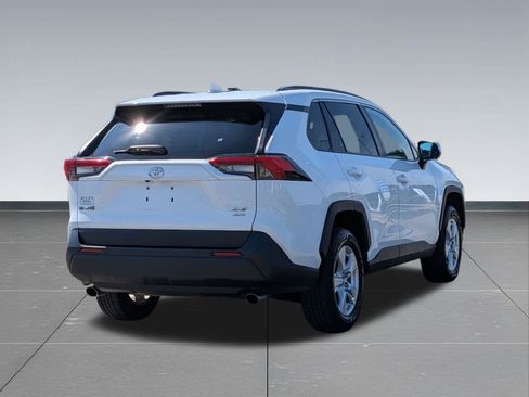 Used 2020 Toyota RAV4 XLE AWD/4WD image 5