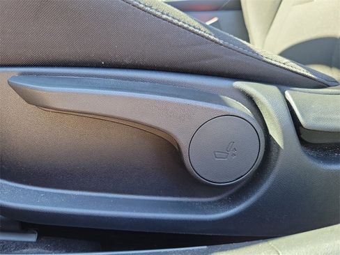 Used 2024 Hyundai Elantra SEL image 15