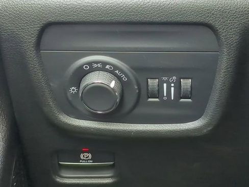 Used 2025 Jeep Grand Cherokee L Laredo w/ Trailer Tow Package AWD/4WD image 28