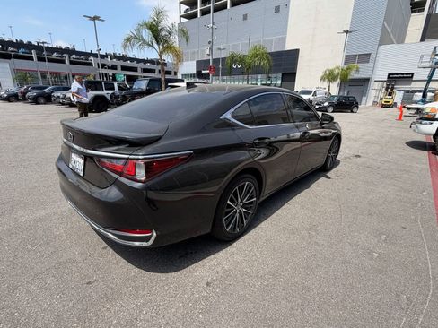 Used 2021 Lexus ES 300h w/ Premium Package FWD image 4