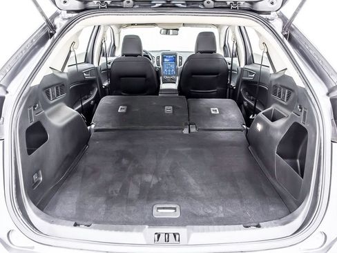 Used 2022 Ford Edge SE image 38