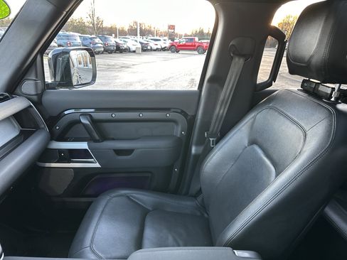 Used 2023 Land Rover Defender 110 S image 22