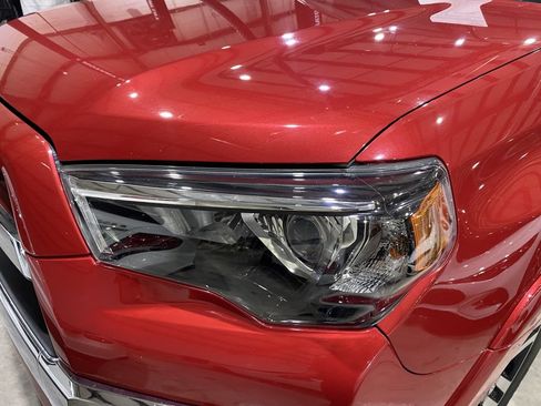 Used 2019 Toyota 4Runner Limited AWD/4WD image 20