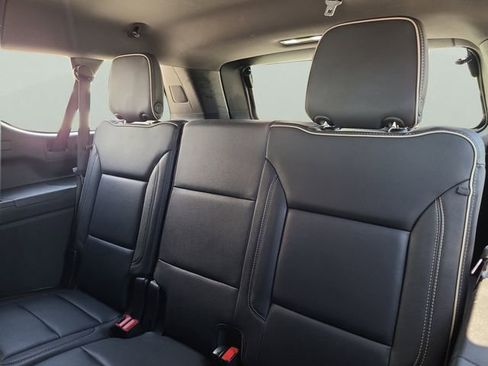 Used 2024 Chevrolet Suburban Premier AWD/4WD image 13