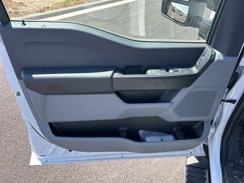 New 2025 Ford F550 4x4 Regular Cab Super Duty image 14