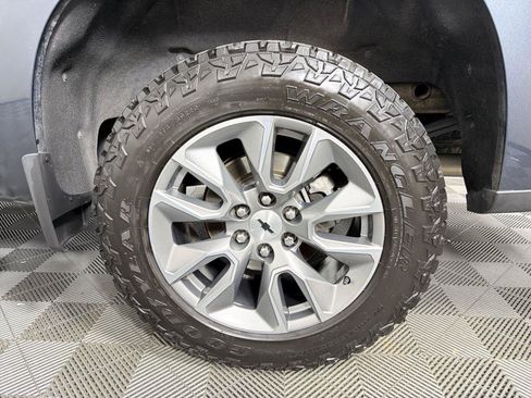 Used 2019 Chevrolet Silverado 1500 RST AWD/4WD image 17