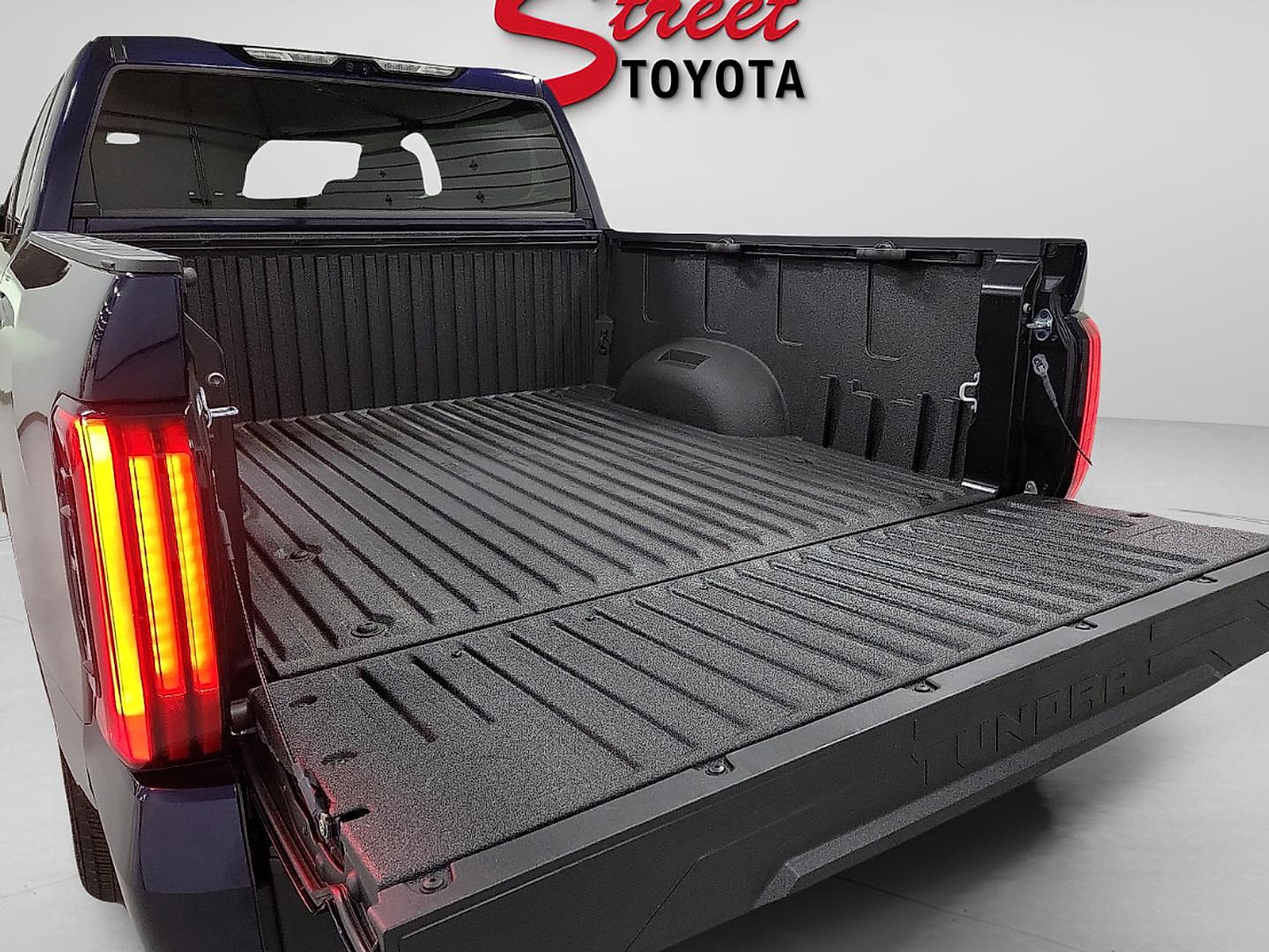 Certified 2026 Toyota Tundra Limited w/ Limited PVM Package AWD/4WD image 7
