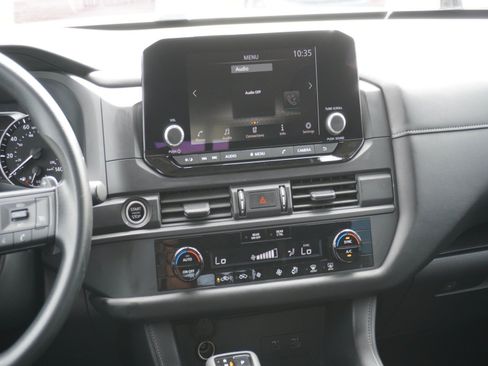 Used 2024 Nissan Pathfinder S FWD image 14