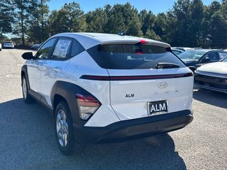 New 2026 Hyundai Kona SE video 3