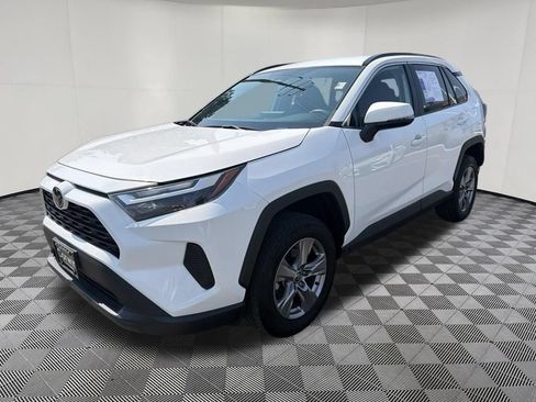 Used 2024 Toyota RAV4 XLE AWD/4WD image 3