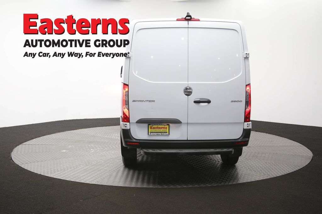 Used 2019 Freightliner Sprinter 2500 RWD image 33