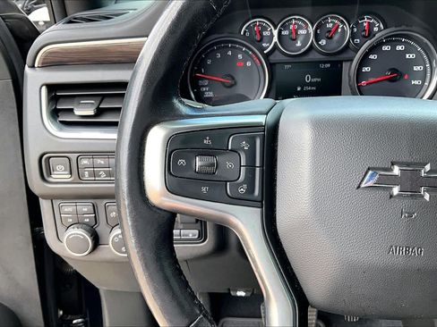 Used 2021 Chevrolet Tahoe Z71 w/ Z71 Signature Package AWD/4WD image 13