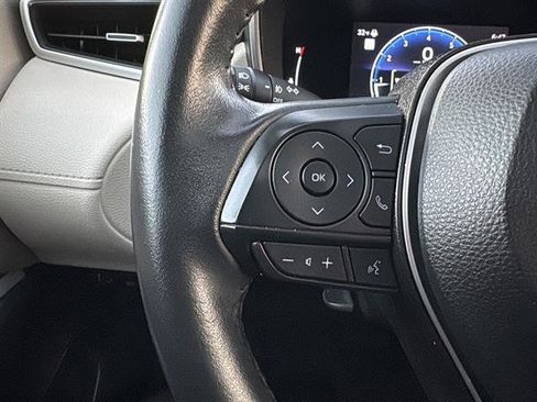 Used 2023 Toyota Corolla Cross XLE image 18