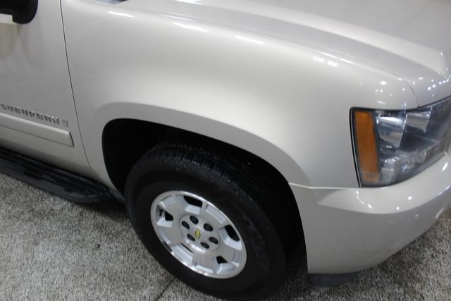 Used 2007 Chevrolet Suburban LT w/ LT Preferred Equipment Group AWD/4WD image 10