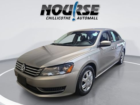 Used 2014 Volkswagen Passat 1.8T S FWD image 1