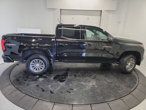 Used 2023 Chevrolet Colorado LT w/ LT Convenience Package II image 11