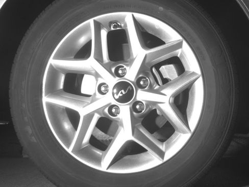 Used 2025 Kia Soul LX w/ LX Technology Package FWD image 13
