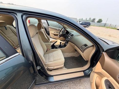 Used 2004 Honda Accord LX image 29