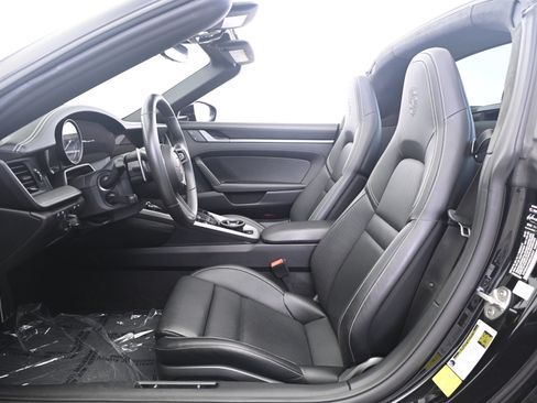 Certified 2024 Porsche 911 Targa 4S AWD/4WD image 30
