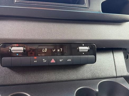 Used 2023 Mercedes-Benz Sprinter 2500 image 9