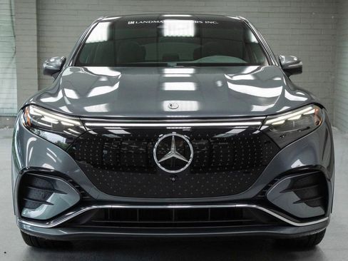 Used 2023 Mercedes-Benz EQS 580 4MATIC SUV w/ Exclusive Trim Package image 5