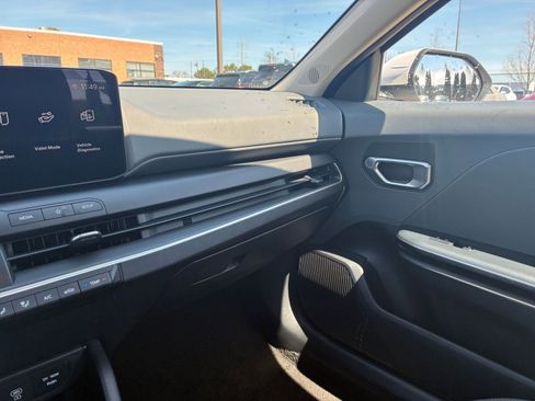 Used 2025 Kia K4 LXS image 34