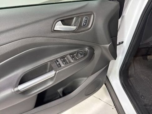 Used 2017 Ford Escape SE AWD/4WD image 9