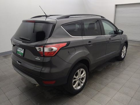 Used 2018 Ford Escape SE FWD image 9
