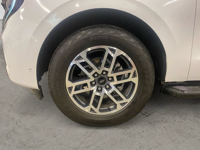 Used 2025 Ford Expedition Active AWD/4WD image 9