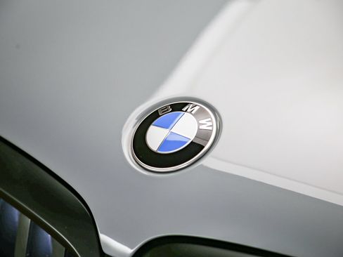 Used 2024 BMW X5 xDrive40i w/ M Sport Package AWD/4WD image 9
