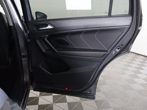 Used 2024 Volkswagen Tiguan SE w/ Panoramic Sunroof Package AWD/4WD image 26