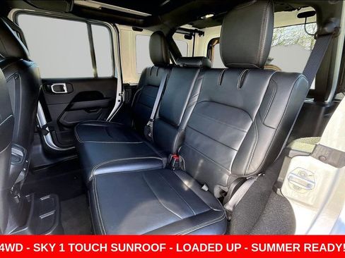 Used 2023 Jeep Wrangler Unlimited Sahara w/ Cold Weather Group AWD/4WD image 21