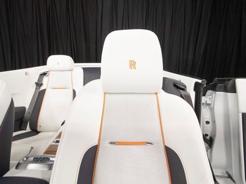Used 2020 Rolls-Royce Dawn RWD image 4