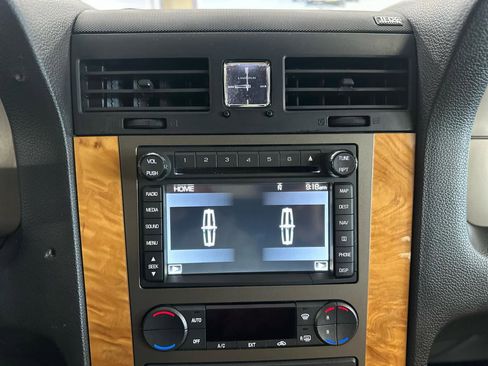 Used 2012 Lincoln Navigator 4WD image 20