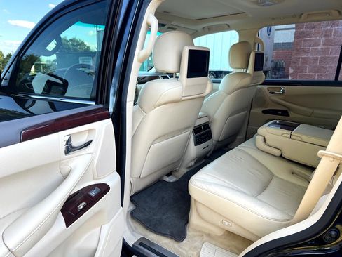Used 2013 Lexus LX 570 4WD image 18
