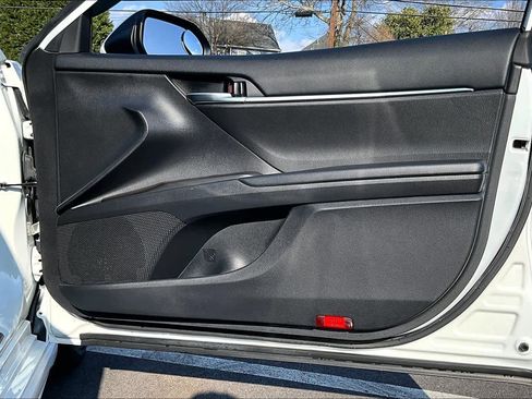 Certified 2021 Toyota Camry SE image 21