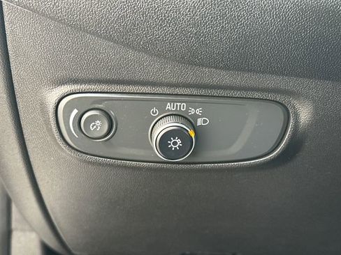 Used 2023 Chevrolet Equinox LS image 24