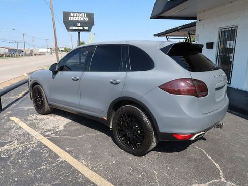 Used 2012 Porsche Cayenne S image 5